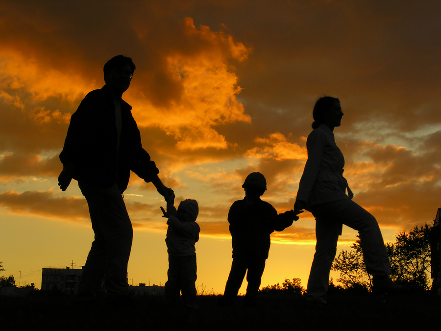 bigstock-family-of-four-sunset-762892.jpg